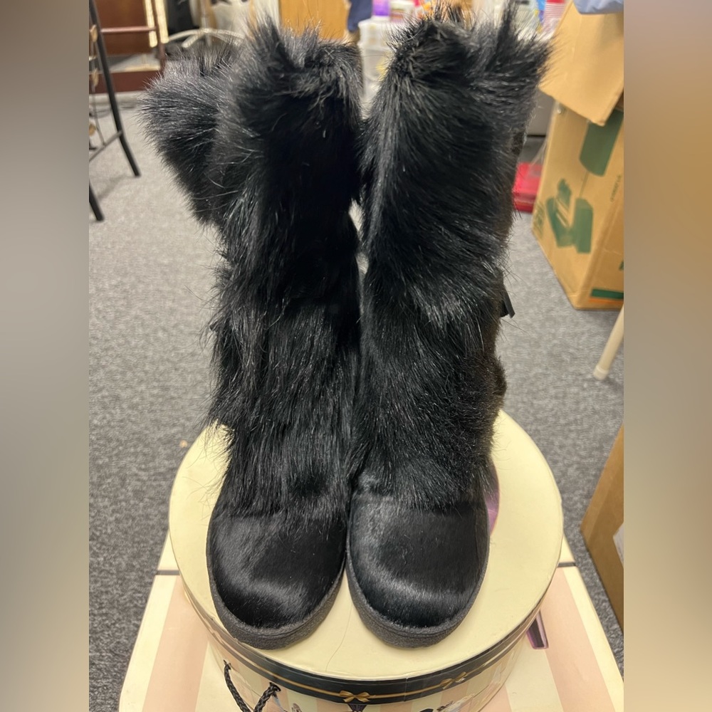 Bearpaw Boots - Brand New - Size 7